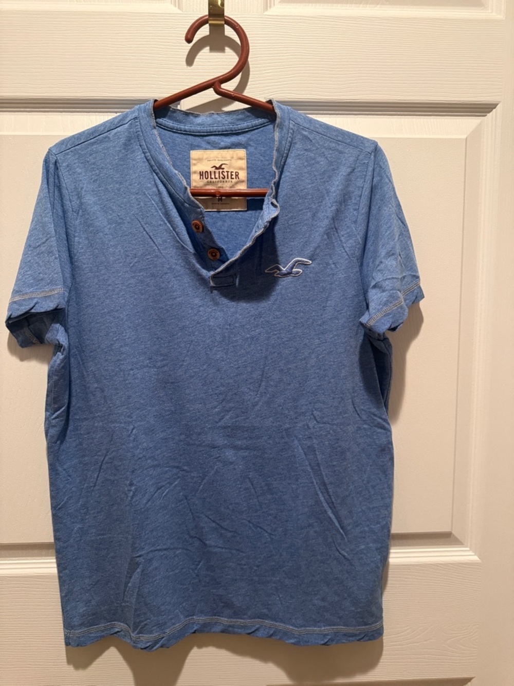 Hollister Men's Light Blue Short-Sleeve Henley Polo